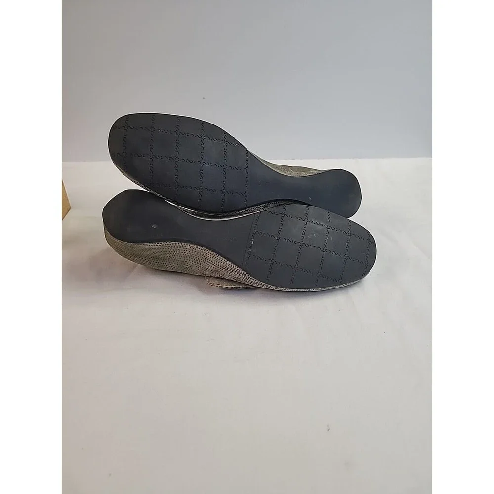 Vaneli Shiny Dot Round Toe Mini Wedge‎ Heel Shoes Women's Olive Green Size 9.5 M